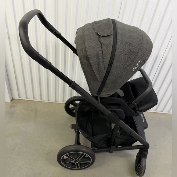 Nuna mixx Black and Gray Stroller in Excellent condition. - Picture 2 of 13